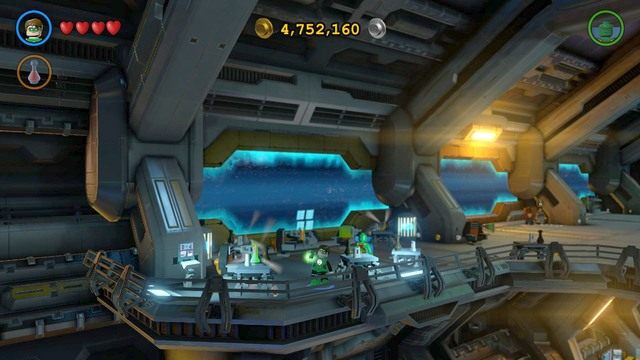 Przejdź na lewą stronę a na stolikach znajdziesz różne składniki - Zadania poboczne | Strażnica - sekrety w Lego Batman 3 Poza Gotham - LEGO Batman 3: Poza Gotham - poradnik do gry