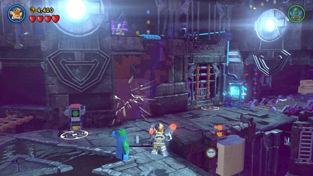 Drugą postać możesz znaleźć w momencie wykonywania niebieskiego orurowania i próbie zniszczenia generatora - Postacie | Indygująca Historia - sekrety w Lego Batman 3 Poza Gotham - LEGO Batman 3: Poza Gotham - poradnik do gry