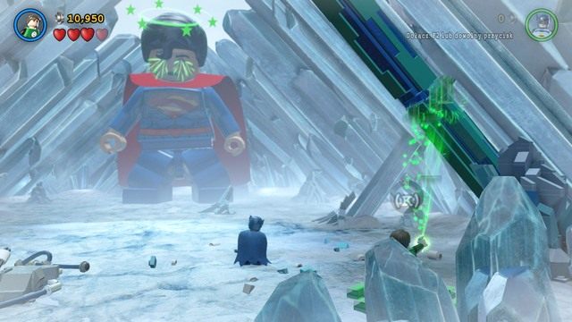 Podczas walki z Supermanem przejdź na prawą stronę i skorzystaj z podestu dla Zielonej Latarni i stwórz obiekt z klocków - Minizestawy | Chłodna Historia - sekrety w Lego Batman 3 Poza Gotham - LEGO Batman 3: Poza Gotham - poradnik do gry