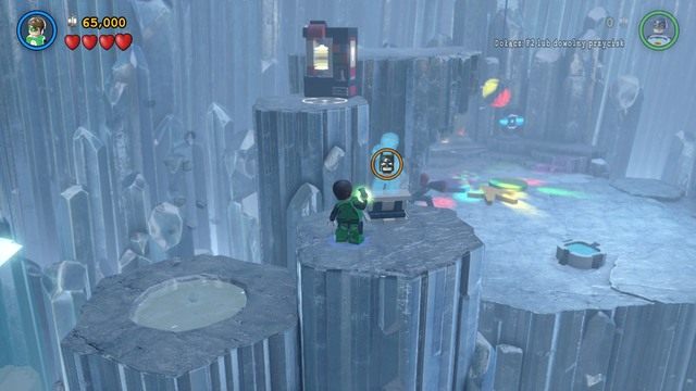 Piąty znajdziesz na najwyższej skale w jaskini (obok głównego obszaru) - Minizestawy | Chłodna Historia - sekrety w Lego Batman 3 Poza Gotham - LEGO Batman 3: Poza Gotham - poradnik do gry