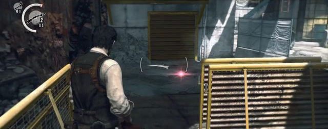 Staraj się nie stać na otwartym terenie, gdyż sporo wrogów tutaj dysponuje bronią palną. - Rozdział 11 - Spotkanie | Opis przejścia The Evil Within - The Evil Within - poradnik do gry