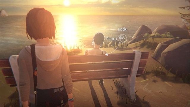 Ostatnie zdjęcie będziesz mógł wykonać Chloe, w momencie kiedy siedzi na ławce obok latarni - Life is Strange: Chrysalis - Zdjęcia - Life is Strange - poradnik do gry