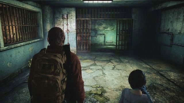Zaraz po wejściu zbierz zielone i czerwone zioło, a następnie połącz oba. - Przejdź przez budynek | Kolonia karna - Barry | Resident Evil Revelations 2 - Resident Evil: Revelations 2 - Kolonia Karna - poradnik do gry