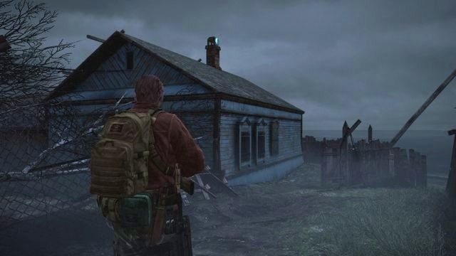 W wiosce po raz pierwszy spotkasz niewidzialnych przeciwników. - Przejdź przez wioskę | Kontemplacja - Barry | Resident Evil Revelations 2 - Resident Evil: Revelations 2 - Kolonia Karna - poradnik do gry
