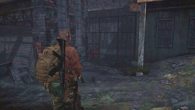 Za bramą przejdź przez otwarte przejście pomiędzy kratami (screen) - Idź do wieży cz.2 | Kontemplacja - Barry | Resident Evil Revelations 2 - Resident Evil: Revelations 2 - Kolonia Karna - poradnik do gry