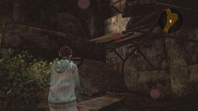 Po ostatniej walce za bramą zejdziesz na dół, gdzie wokół znajduje się sporo bujnej roślinności - Larwy owadów (Natalia) | Wyrok | Resident Evil Revelations 2 - Resident Evil: Revelations 2 - Kolonia Karna - poradnik do gry