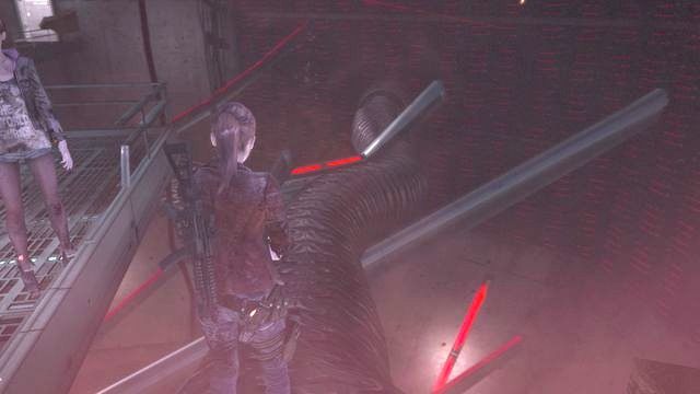 Na dół przejdziesz po dużej rurze, która strąciła windę. - Ucieknij z pomnika | Metamorfoza - Claire | Resident Evil Revelations 2 - Resident Evil: Revelations 2 - Kolonia Karna - poradnik do gry