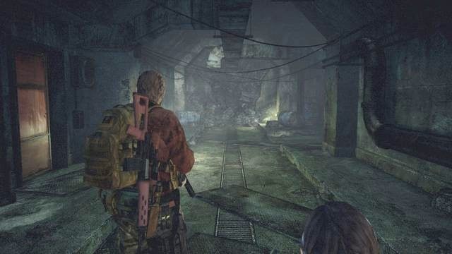 W pomieszczeniu z lewej, zaraz po zjechaniu na dół, odnajdziesz Mapę Kopalni oraz dokument. - Podążaj za Alex pod ziemię | Metamorfoza - Barry | Resident Evil Revelations 2 - Resident Evil: Revelations 2 - Kolonia Karna - poradnik do gry