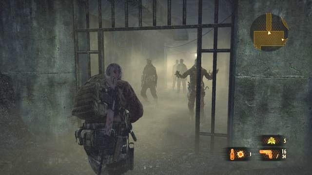 Musisz szybko zabić przeciwników lub wykonać kilka uników, nie dając się złapać. - Podążaj za Alex pod ziemię | Metamorfoza - Barry | Resident Evil Revelations 2 - Resident Evil: Revelations 2 - Kolonia Karna - poradnik do gry