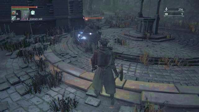 Pierwszy przeciwnik posiada broń zadającą dodatkowe obrażenia elektryczne,... - Rewir Katedralny - po walce z Pastorem Amelią | Opis przejścia Bloodborne - Bloodborne - poradnik do gry