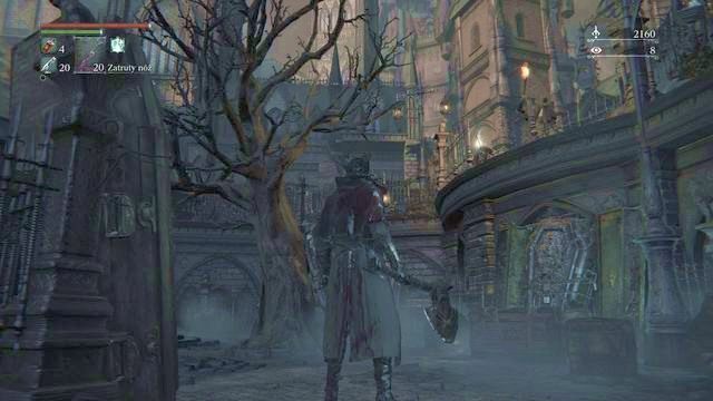 Z miejsca pokazanego na screenie zostaniesz dostrzeżony z góry przez przeciwników - Rewir katedralny - centralny plac | Opis przejścia Bloodborne - Bloodborne - poradnik do gry