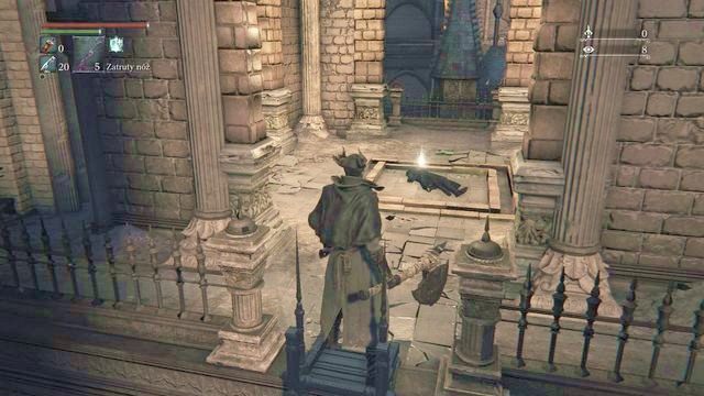 Wychodząc na górę po drabinie koniecznie podnieś Mgłę odrętwienia. - Rewir katedralny - centralny plac | Opis przejścia Bloodborne - Bloodborne - poradnik do gry
