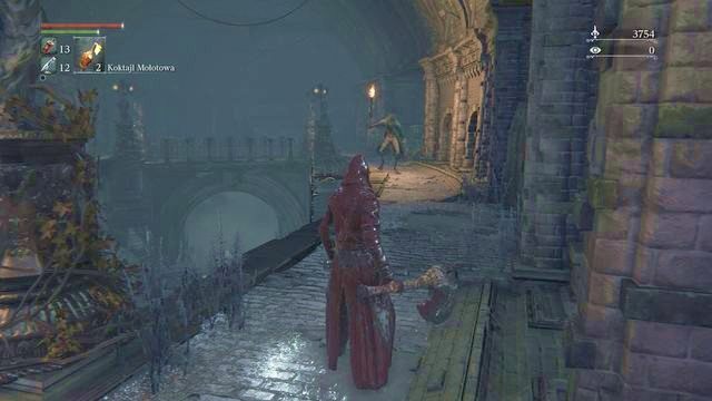 Na obu balkonikach znajdziesz pojedynczych przeciwników. - Centrum Yharnam - Akwedukt | Opis przejścia Bloodborne - Bloodborne - poradnik do gry
