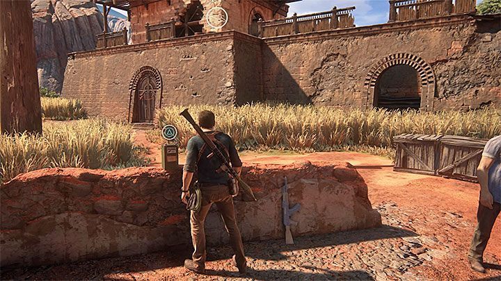 Po zakończonych walkach dobrze byłoby oczywiście pozbierać bronie i amunicję od pokonanych przeciwników, jak również rozejrzeć się dokładnie po okolicy - Uncharted 4 Kres Złodzieja: Rozdział 10 Dwanaście wież - solucja, opis przejścia - Uncharted 4: Kres Złodzieja - poradnik do gry