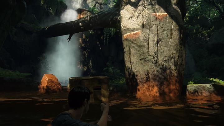 Ustaw skrzynię tak, by sięgnąć do krawędzi - Uncharted 4 Kres Złodzieja: Rozdział 17 Na dobre i na złe - solucja, opis przejścia - Uncharted 4: Kres Złodzieja - poradnik do gry