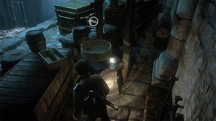 Po znalezieniu się na półce z pojemnikiem nie przepychaj go jeszcze, tylko zamiast tego zainteresuj się przedmiotami znajdującymi się za nim - Uncharted 4 Kres Złodzieja: Ci, którzy zasłużą... - wszystkie skarby - Uncharted 4: Kres Złodzieja - poradnik do gry
