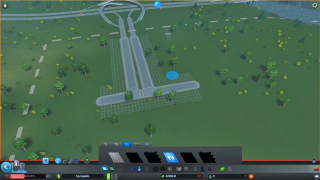 Na początku jak tylko załaduje się mapa zatrzymaj symulację (przycisk pauzy w lewym dolnym rogu panelu) - zapobiegnie to przedwczesnym kosztom utrzymania - Cities Skylines: Drogi, budowa - Cities: Skylines - poradnik do gry
