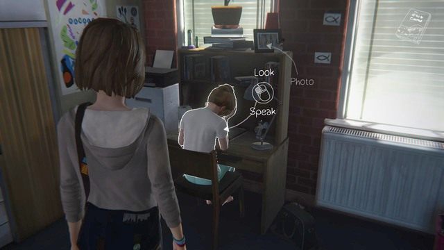 Jak tylko znajdziesz książkę, podejdź do szafy i ubierz się po czym wyjdź z pokoju i udaj się do Kate - Life is Strange: Out of time, Rozdział 1 - solucja, opis przejścia - Life is Strange - poradnik do gry