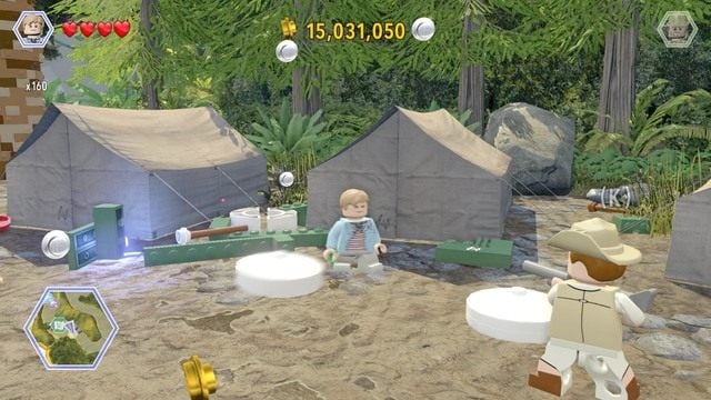 Podejdź do ogniska i zniszcz wszystkie zielone pojemniki InGenu - Obóz łowców | Jurassic Park The Lost World - sekrety - LEGO Jurassic World - poradnik gry