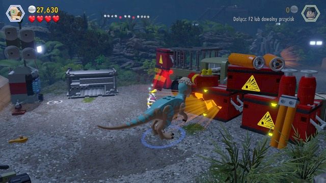 Po wyleczeniu pachycefalozaura, podejdź nim do kontenerów widocznych na obrazku i użyj siły na pomarańczowym klocku - Przybycie InGenu | Jurassic Park The Lost World - opis przejścia - LEGO Jurassic World - poradnik gry
