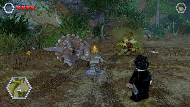 Podejdź jako Sarah do chorego triceratopsa i zbadaj jego odchody - Zwierzyna | Jurassic Park The Lost World - opis przejścia - LEGO Jurassic World - poradnik gry