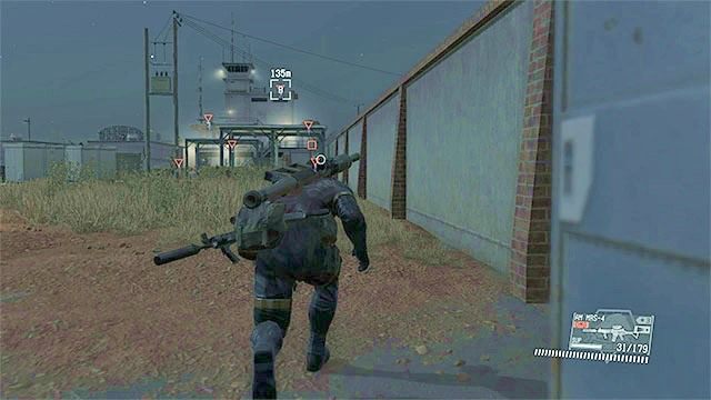 Cel podróży to pokazany na powyższym obrazku główny budynek lotniska - Dotarcie do głównego budynku lotniska | Misja 21 - The War Economy - Metal Gear Solid V: The Phantom Pain - poradnik do gry
