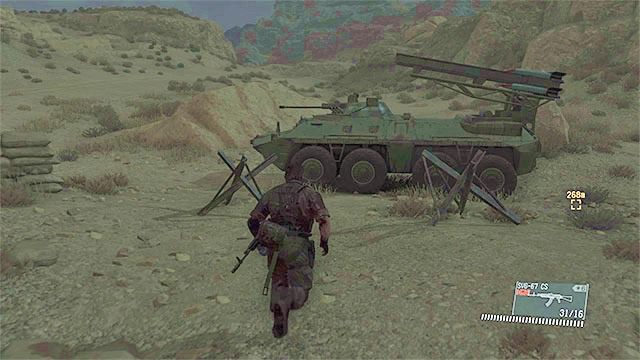 Misję najlepiej jest rozpocząć na wschód od wioski Qarya Sakhra Ee i od razu wyruszyć do posterunku numer 10 - Misja 49 - [Subsistence] Occupation Forces | Misje 47, 48 i 49 | Solucja MGS V - Metal Gear Solid V: The Phantom Pain - poradnik do gry