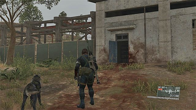 Wejście do głównego budynku strefy przemysłowej - Odnalezienie Shabaniego | Misja 20 - Voices | Solucja Metal Gear Solid V - Metal Gear Solid V: The Phantom Pain - poradnik do gry