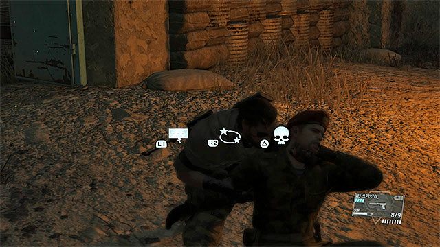 Dowódcę możesz ogłuszyć w walce wręcz lub np. użyć pistoletu z tlumikiem - Porwanie dowódcy Specnazu | Misja 3 - A Heros Way | Solucja MGS V - Metal Gear Solid V: The Phantom Pain - poradnik do gry