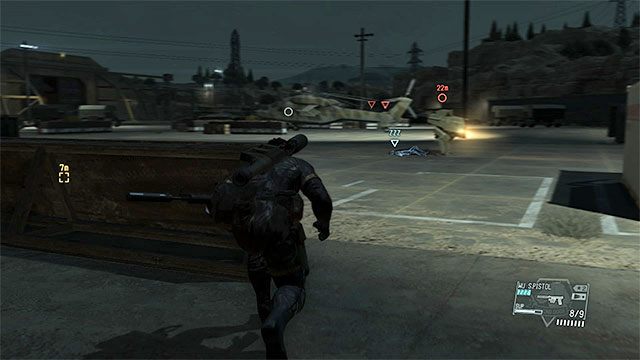 Na żołnierzach obsługujących maszyny kroczące warto używać broni z tłumikiem - Pozostałe opcjonalne cele w misji Hellbound | Misja 12 - Hellbound - Metal Gear Solid V: The Phantom Pain - poradnik do gry