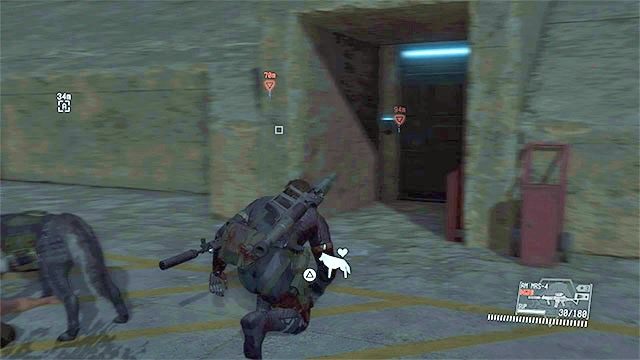 Wejście do budynku jest możliwe tylko jeśli nie wszczęto alarmu - Opisy misji (Side-Ops) 141-150 | Poboczne misje | Solucja Metal Gear Solid V - Metal Gear Solid V: The Phantom Pain - poradnik do gry
