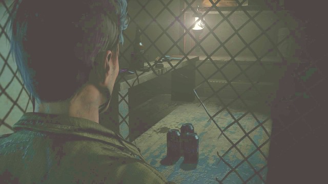 Przy siatce znajdziesz kurtkę oraz rewolwer - wymagane, by kontynuować - Rozdział 5 | Opis przejścia - Until Dawn - poradnik do gry