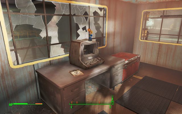 Figurka i magazyn leżące w biurze fabryki - Fabryka konserw Longneck Lukowskis | Salem - Sektor 3 | Mapy Fallout 4 - Fallout 4 - poradnik do gry