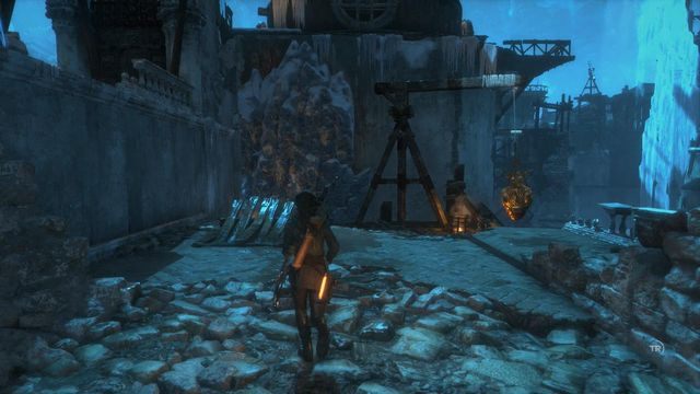 Dojdziesz w pobliże trebusza - Rise of the Tomb Raider: Znajdź sposób, aby zniszczyć bramę | Wyważanie bramy - Rise of the Tomb Raider - poradnik do gry