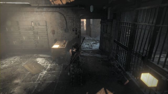 Na stole, przy wyjściu z więzienia - Dokumenty | Kompleks radziecki | Skarby i sekrety w Rise of the Tomb Raider - Rise of the Tomb Raider - poradnik do gry