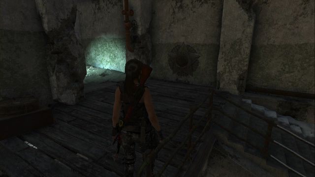 Zaraz po wejściu po schodach do budynku, za niewielkim placem, na pierwszym piętrze - Freski | Kompleks radziecki | Skarby i sekrety w Rise of the Tomb Raider - Rise of the Tomb Raider - poradnik do gry