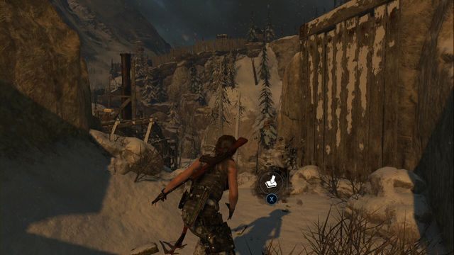 Aby dostać się do tej skrzyni musisz wspiąć się na półkę skalną - Skrzynie i skarby z krypty | Kompleks radziecki | Skarby Rise of the Tomb Raider - Rise of the Tomb Raider - poradnik do gry