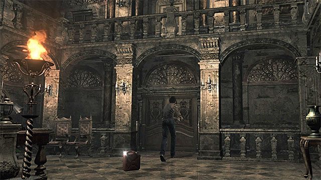 Wejście do jadalni jest na prawo od maszyny do pisania w głównym holu - Uratowanie Rebecci | Piwnica ośrodka szkoleniowego | Resident Evil Zero HD - Resident Evil Zero HD - poradnik do gry