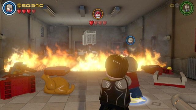 Będąc w sklepie unikaj ataków przeciwnika - A.I.M. nic się nie IMA | Opis przejścia | LEGO Marvels Avengers - LEGO Marvels Avengers - poradnik do gry