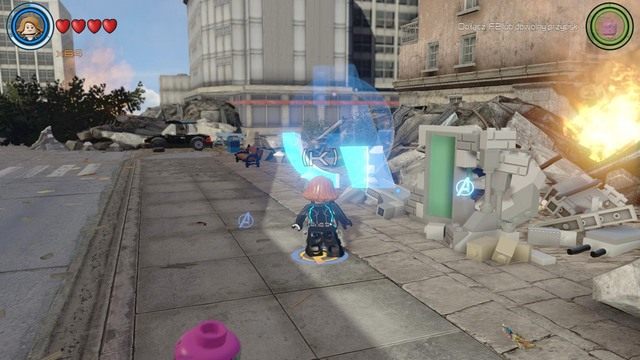 Stan Lee uwięziony jest po prawej stronie lokacji, pod gruzem - Stan Lee / Wyścigi | Sokovia - sekrety | LEGO Marvels Avengers - LEGO Marvels Avengers - poradnik do gry
