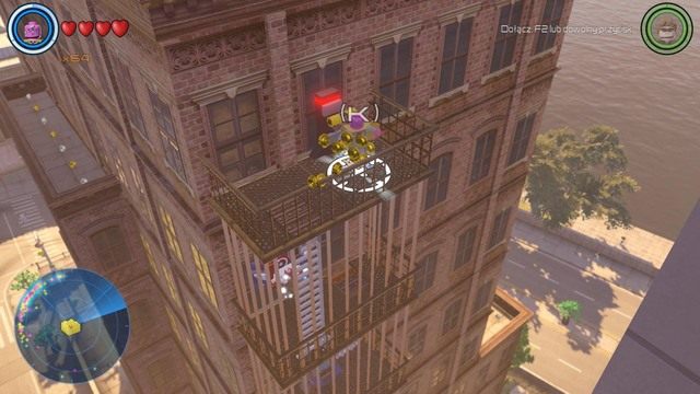 We wschodniej części Little Italy znajdziesz budynek z pokazanymi na obrazku balkonami - Złote klocki | Północny Manhattan - sekrety | LEGO Marvels Avengers - LEGO Marvels Avengers - poradnik do gry