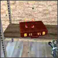 Na parterze wpadniesz na kilku przeciwników, o wiele ważniejsze jest natomiast udanie się na piętro - Zalebs Stronghold - część 2 | Misja 12 w IGI 2 Covert Strike - IGI 2: Covert Strike - poradnik do gry