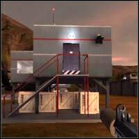 Tradycyjnie już wejdź do środka, zabij strażnika i otwórz bramę - Mission Control - część 1 | Misja 18 w IGI 2 Covert Strike - IGI 2: Covert Strike - poradnik do gry