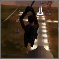 Po wejściu na górę chwyć się liny i zjedź po niej aż do samej rakiety - Mission Control - część 3 | Misja 18 w IGI 2 Covert Strike - IGI 2: Covert Strike - poradnik do gry
