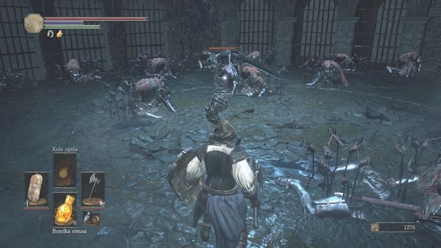Uderzenie sygnalizowane jest szerokim zamachem. - Wysoka Ściana Lothric - od ogniska Wieża na ścianie | Opis przejścia - Dark Souls III - opis przejścia i sekrety