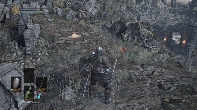 Skorzystaj z ogniska, aby uleczyć się i uzupełnić zapasy fiolek. - Cmentarz Popiołu | Opis przejścia Dark Souls 3 - Dark Souls III - opis przejścia i sekrety