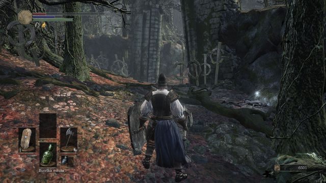 Za kamiennym łukiem znajdziesz przejście do ruin oraz ognisko. - Ofiarna Droga - bagno | Opis przejścia Dark Souls 3 - Dark Souls III - opis przejścia i sekrety