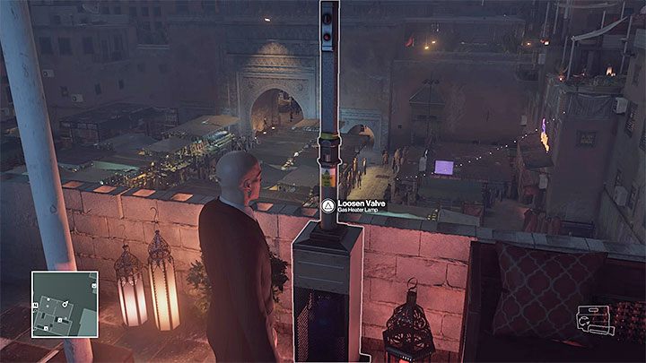 Klucz francuski potrzebny do sabotowania lampy również jest na dachu - Wspólne metody eliminacji celów misji | Marrakesz - Dom z piasku | Hitman - Hitman - poradnik do gry