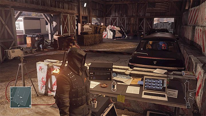 Butelkę znajdziesz w głównej części stodoły - Wspólne metody eliminacji celów misji | Kolorado - Bojownicy o wolność - Hitman - poradnik do gry
