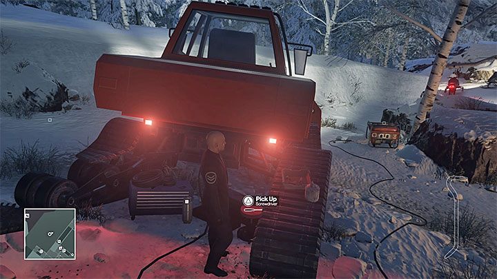 Klucz francuski możesz znaleźć np. z garażu, a śrubokręt np. obok pojazdu na zewnątrz budynku - Ważne przedmioty | Hokkaido - Situs Inversus | Solucja Hitman - Hitman - poradnik do gry